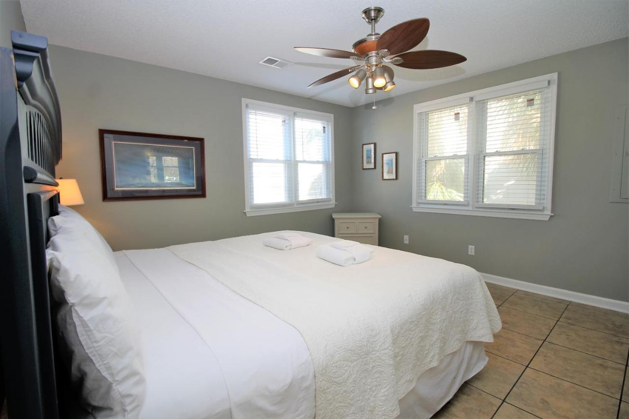 Salty Shack Unit C - Salty Shack - Dog Friendly Home - Across From The Beach - Central Location! Folly Beach Exterior foto